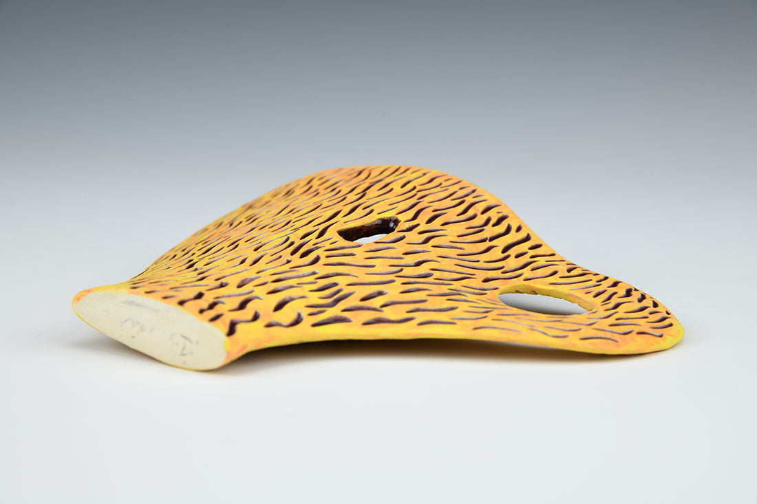 CAFÉ FLATTE: YELLOW AND MAROON